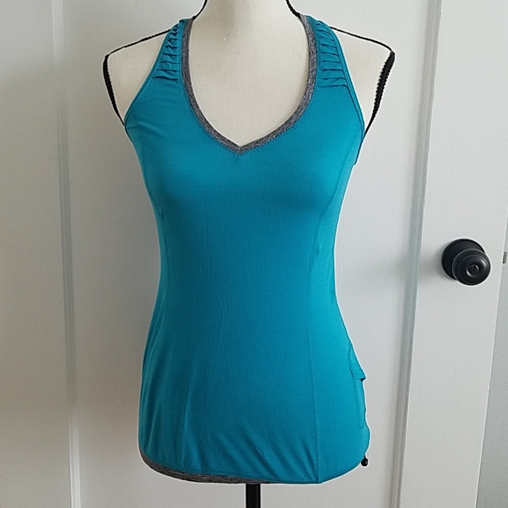 Lululemon racerback tank SZ 4